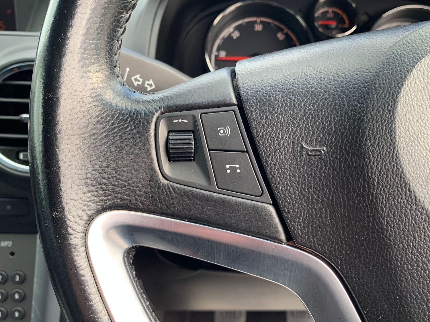 Used Vauxhall Antara 2012 for sale - 77882675: Photo 32