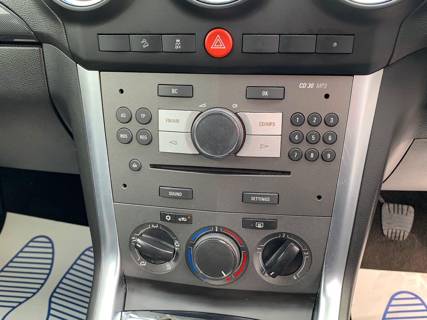 Used Vauxhall Antara 2012 for sale - 77882675: Photo 36