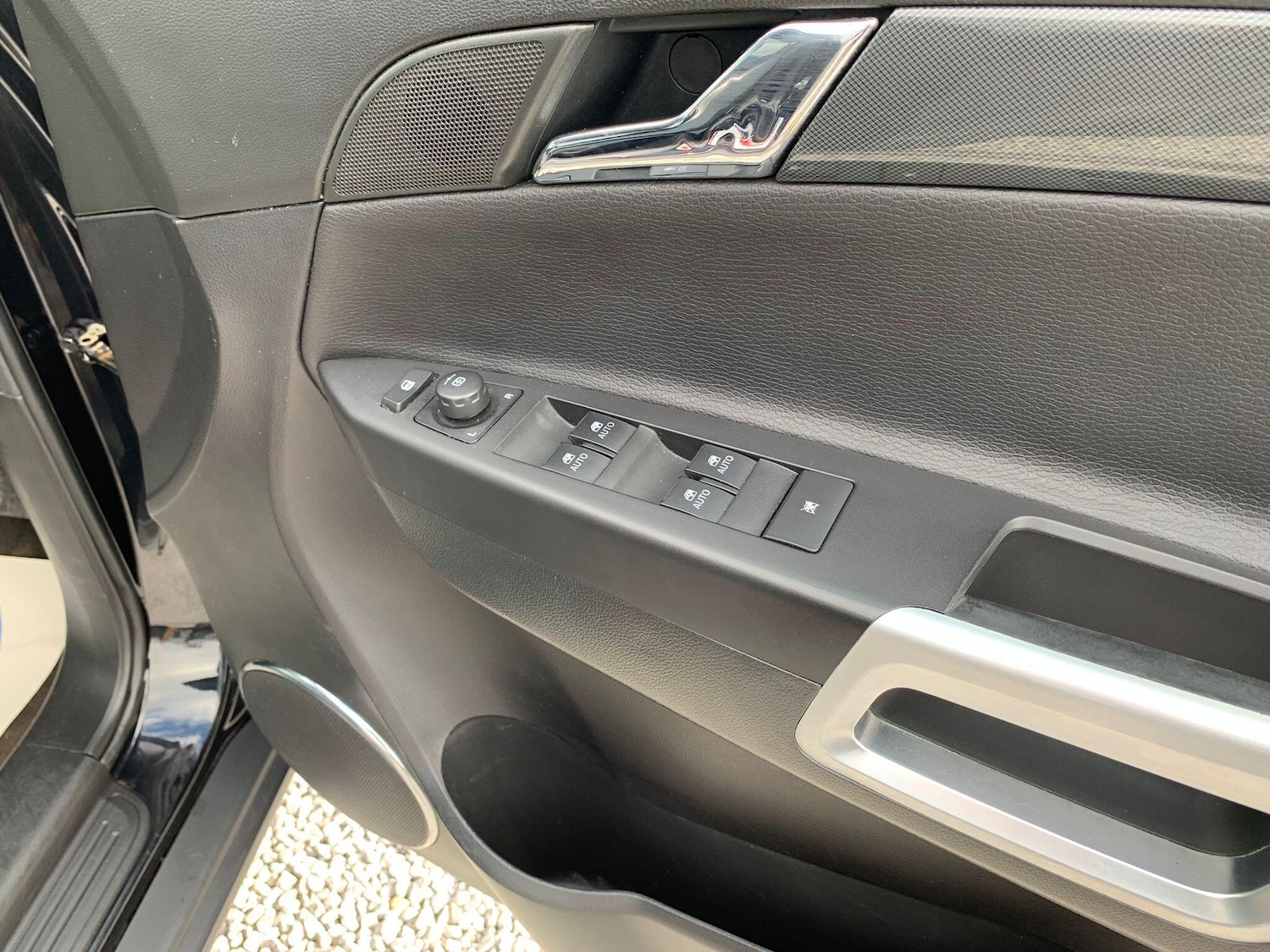 Used Vauxhall Antara 2012 for sale - 77882675: Photo 41