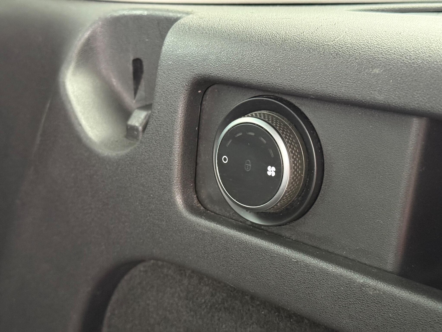 Used Land Rover Discovery Sport 2016 for sale - 76913720: Photo 47