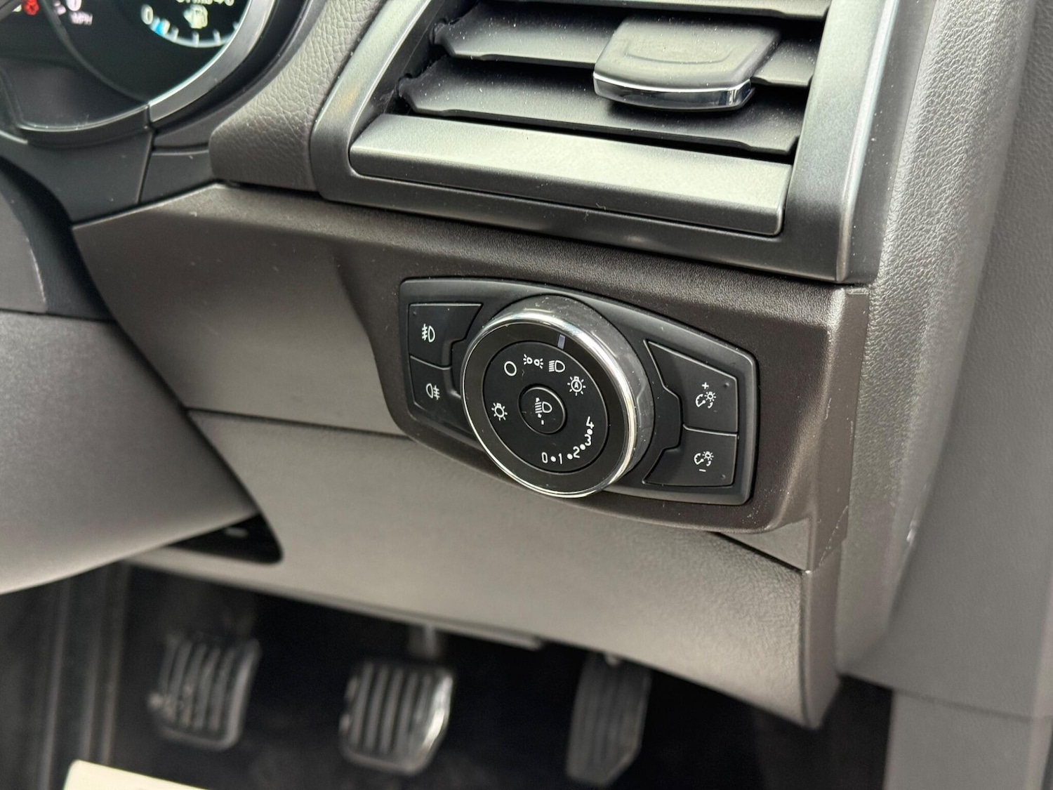 Used Ford Mondeo 2016 for sale - 76607417: Photo 42