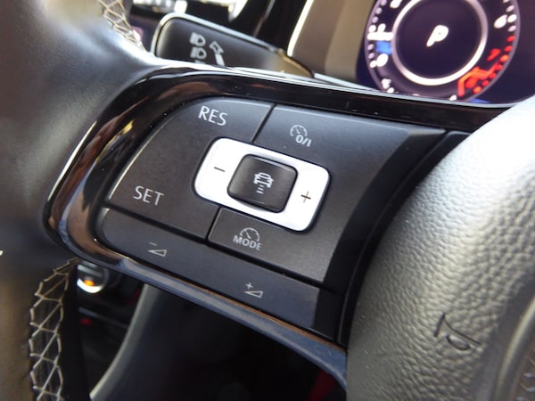Used Volkswagen Golf 2018 for sale - 76186779: Photo 32