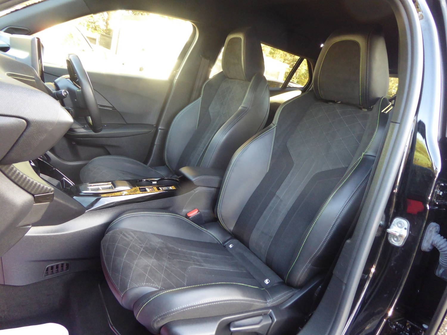 Used Peugeot 2008 2022 for sale - 76605803: Photo 28