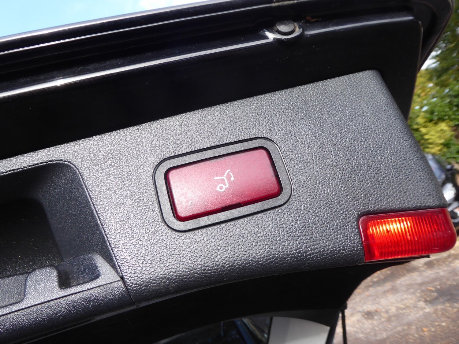 Used Mercedes-Benz E Class 2010 for sale - 76376879: Photo 17