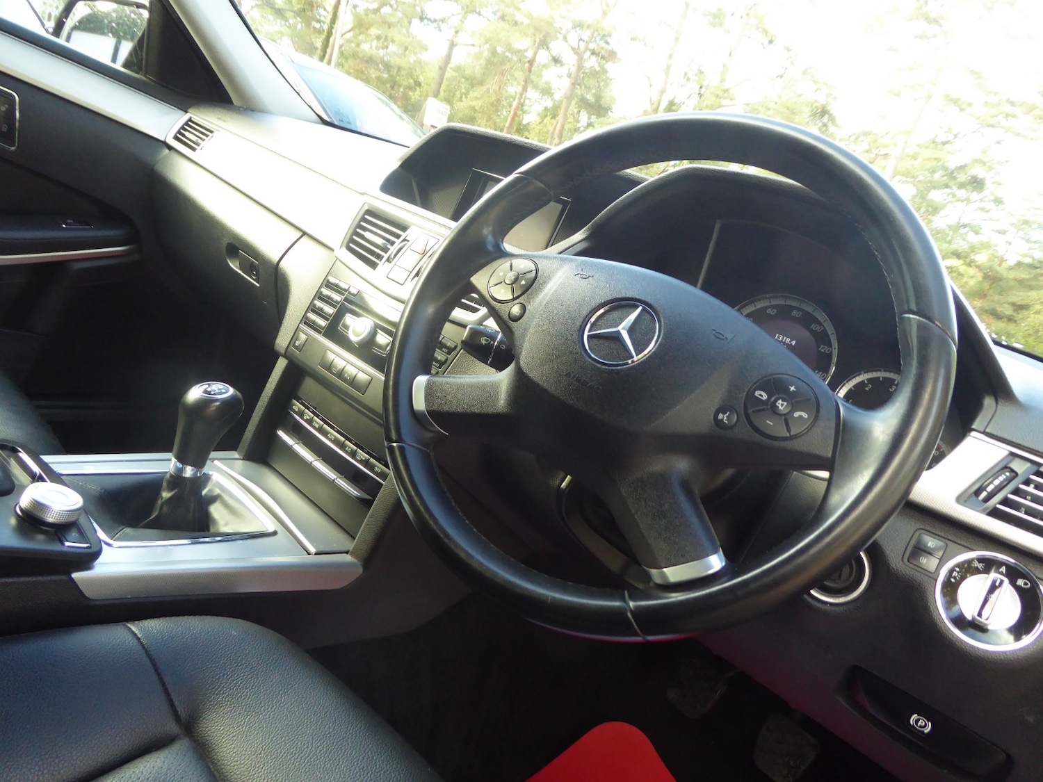 Used Mercedes-Benz E Class 2010 for sale - 76376879: Photo 18
