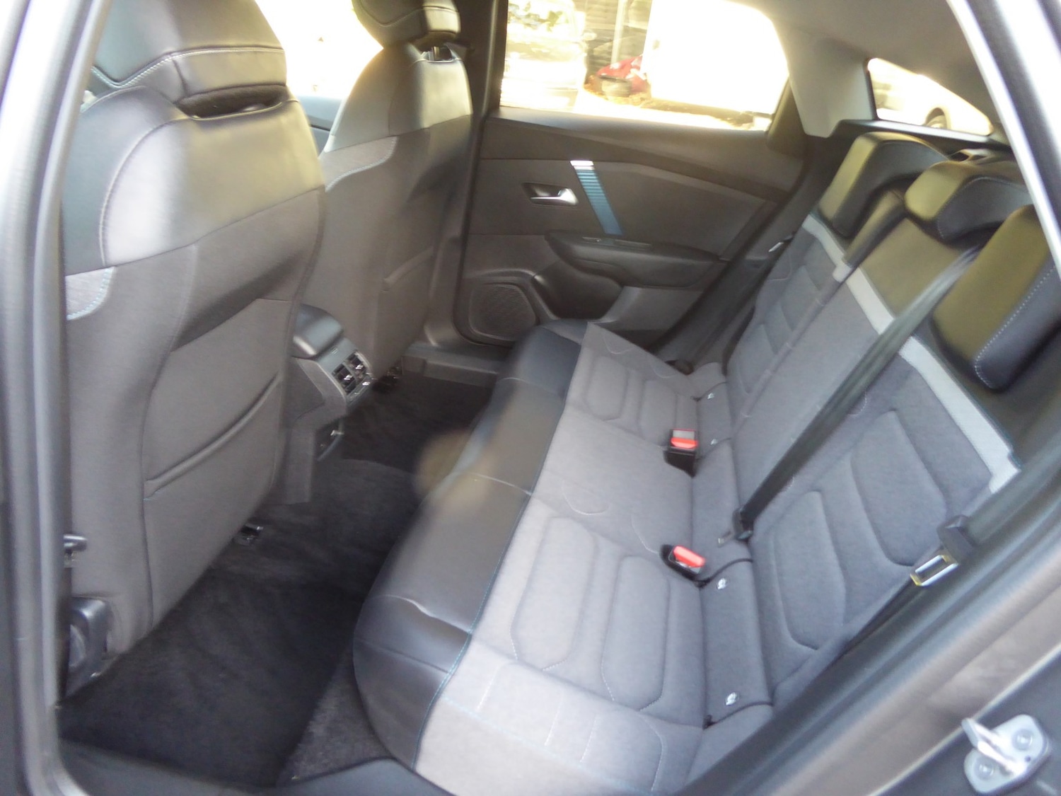 Used Citroen e-C4 2023 for sale - 76605692: Photo 12