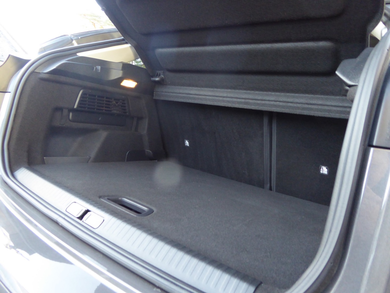 Used Citroen e-C4 2023 for sale - 76605692: Photo 14