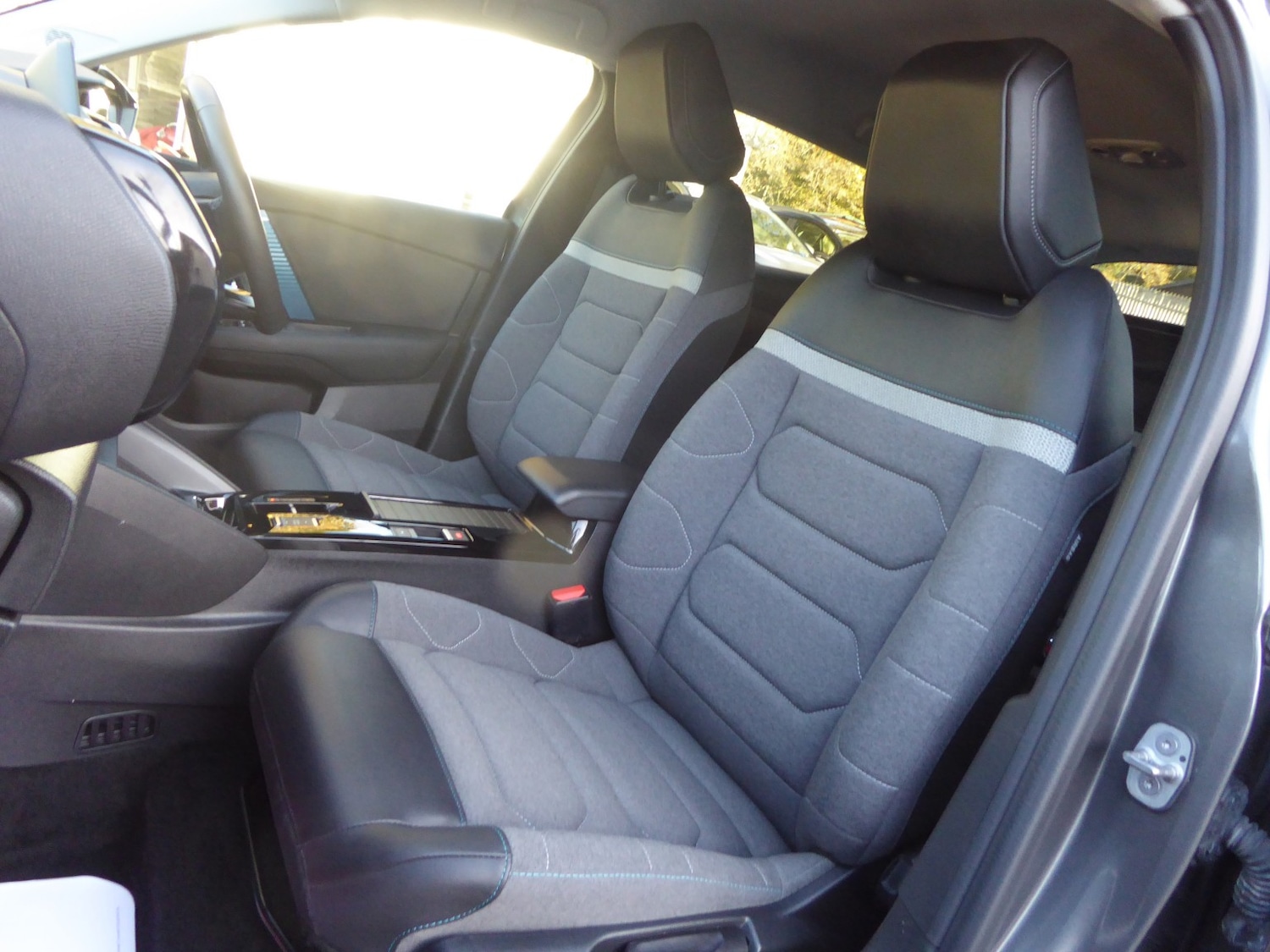 Used Citroen e-C4 2023 for sale - 76605692: Photo 26