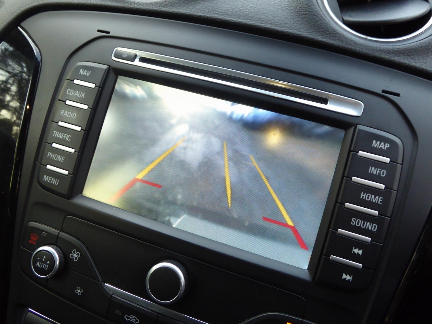 Used Ford Mondeo 2011 for sale - 76482961: Photo 17