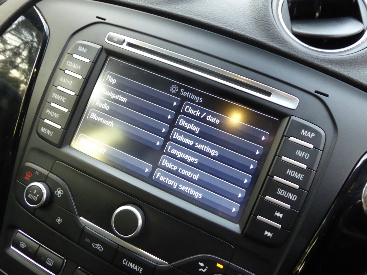 Used Ford Mondeo 2011 for sale - 76482961: Photo 18