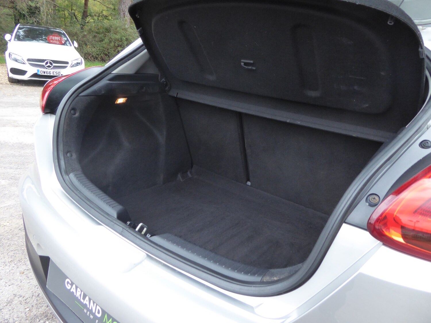 Used Kia Pro Ceed 2015 for sale - 76655972: Photo 13