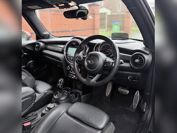 Used MINI Hatch 2018 for sale - 77521980: Photo