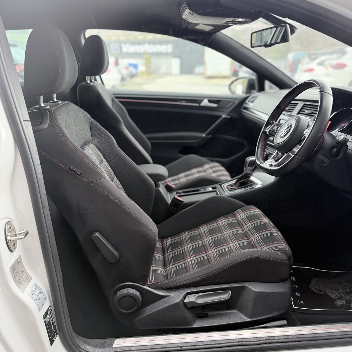 Used Volkswagen Golf 2015 for sale - 77096951: Photo 20