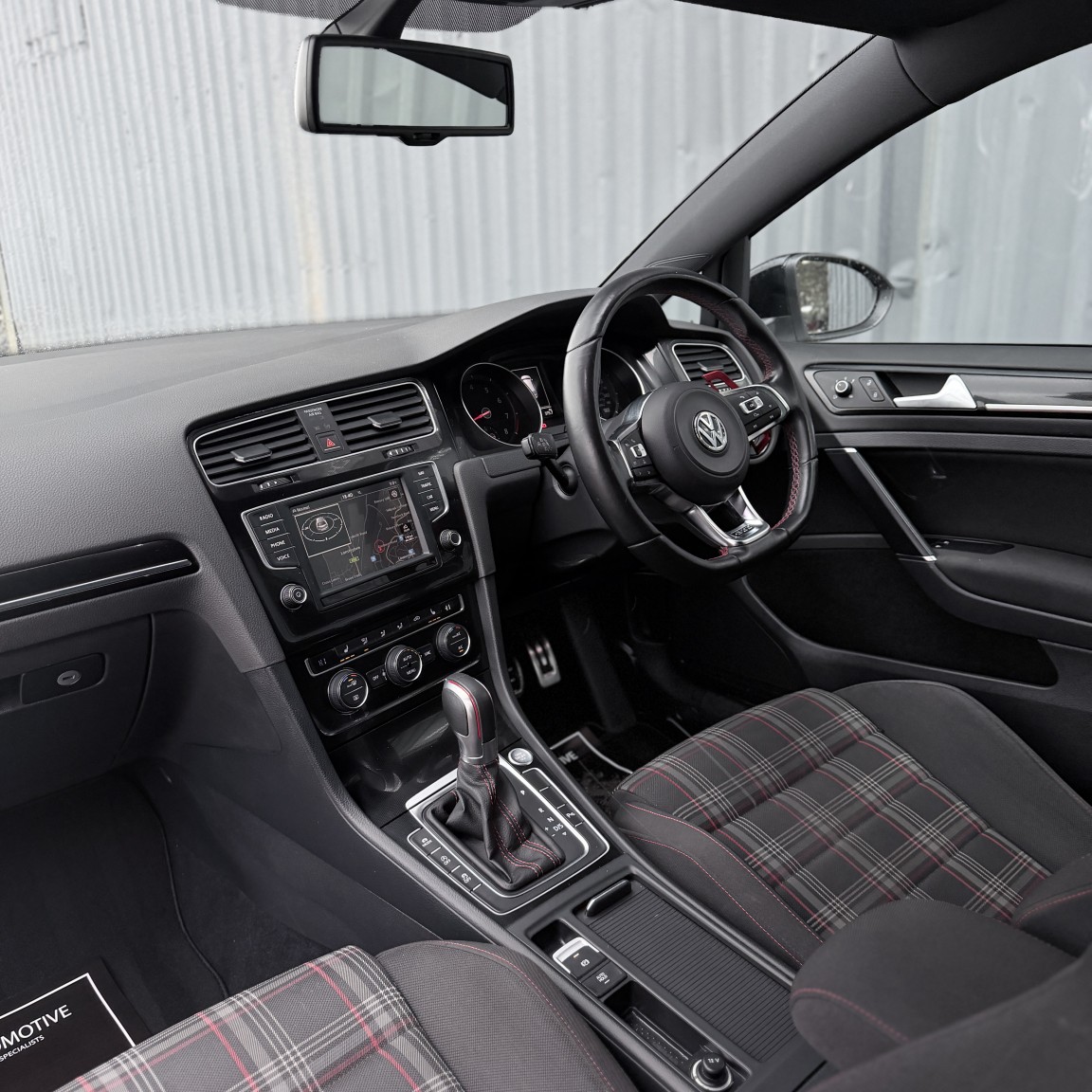 Used Volkswagen Golf 2015 for sale - 77096951: Photo 32