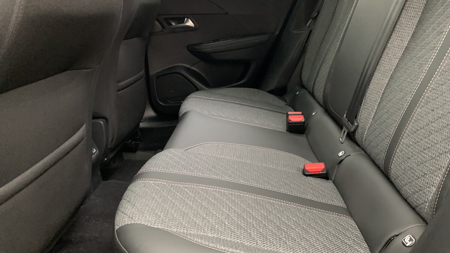 Used Peugeot 2008 2024 for sale - 76729997: Photo 33