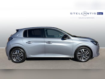 Used Peugeot 208 2023 for sale - 76327636: Photo 2