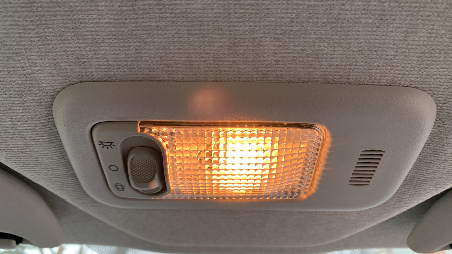 Used Peugeot 108 2016 for sale - 77613606: Photo 39