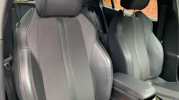 Used Peugeot 2008 2022 for sale - 76180065: Photo 42