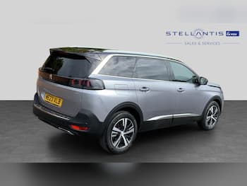 Used Peugeot 5008 2023 for sale - 79832026: Photo