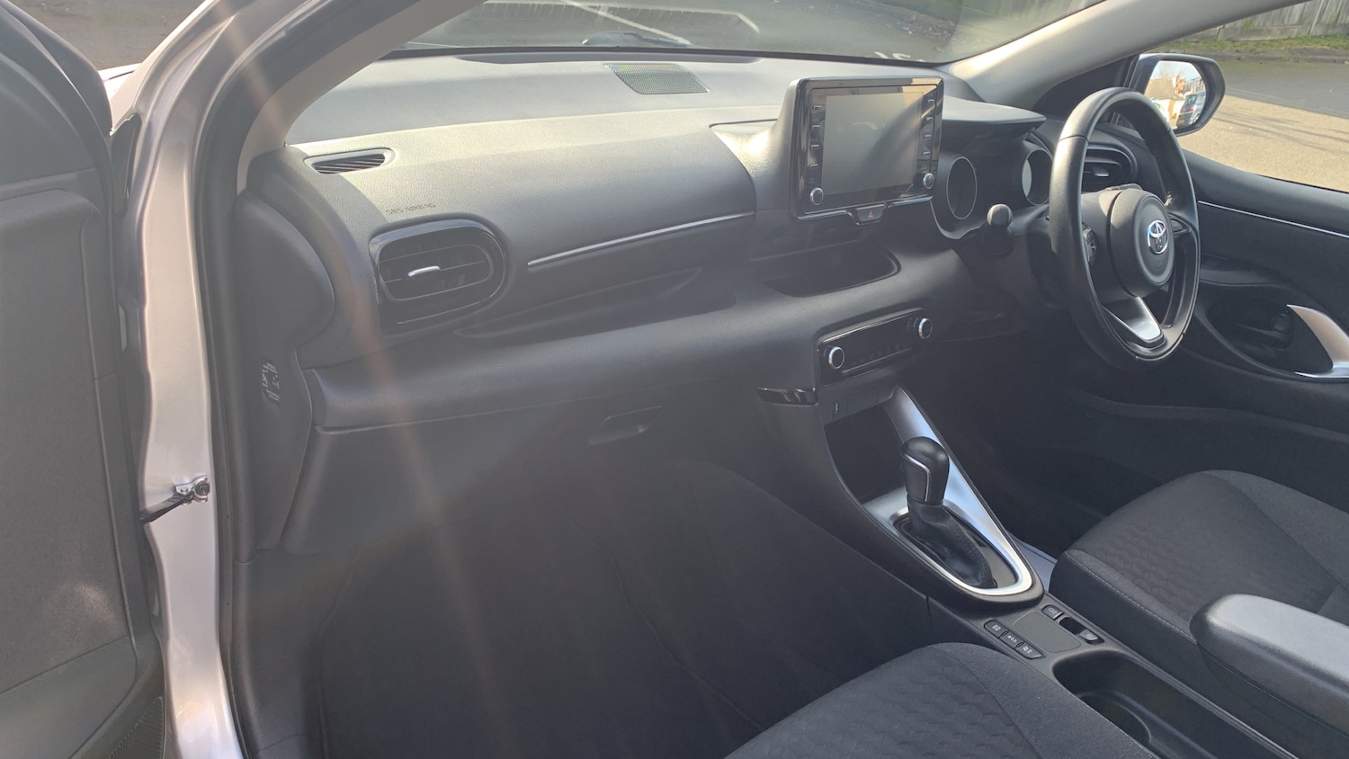 Used Toyota Yaris 2023 for sale - 77647409: Photo 12