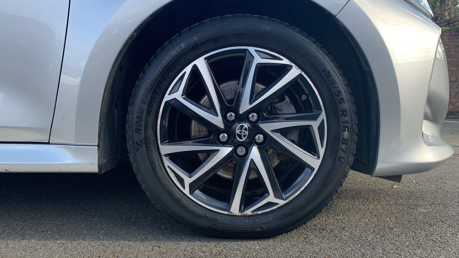 Used Toyota Yaris 2023 for sale - 77647409: Photo 17