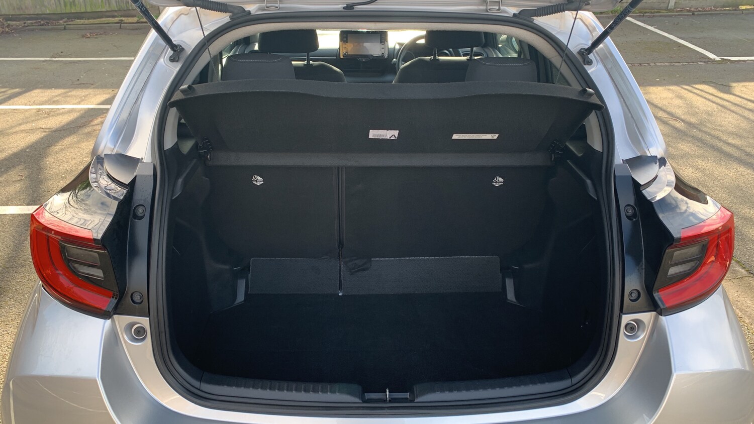 Used Toyota Yaris 2023 for sale - 77647409: Photo 19