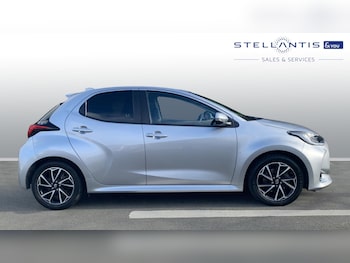 Used Toyota Yaris 2023 for sale - 77647409: Photo