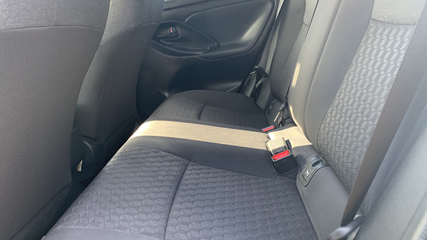 Used Toyota Yaris 2023 for sale - 77647409: Photo 33