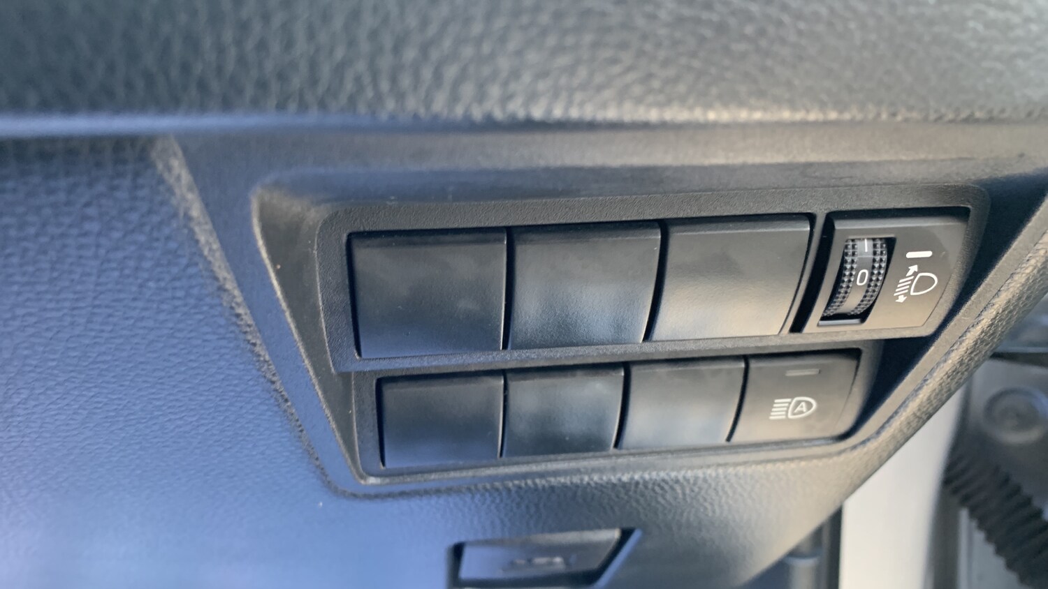 Used Toyota Yaris 2023 for sale - 77647409: Photo 34