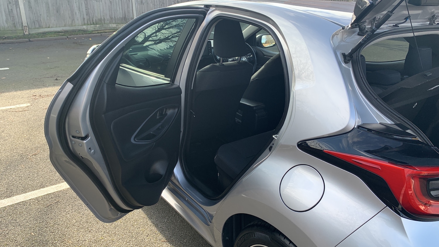 Used Toyota Yaris 2023 for sale - 77647409: Photo 50