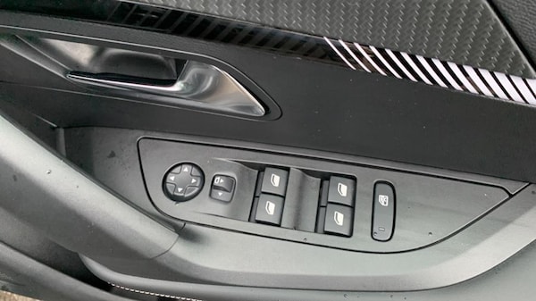 Used Peugeot 2008 2024 for sale - 73184840: Photo 22