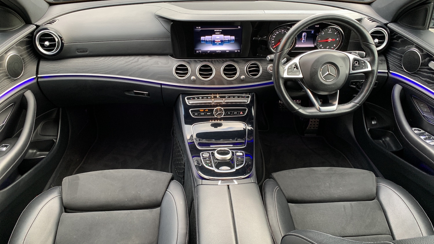 Used Mercedes-Benz E Class 2017 for sale - 76400045: Photo 4