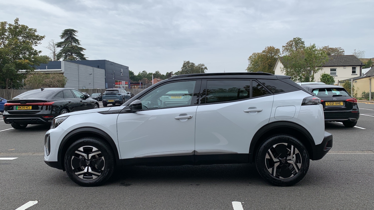 Used Peugeot 2008 2023 for sale - 76123548: Photo 6