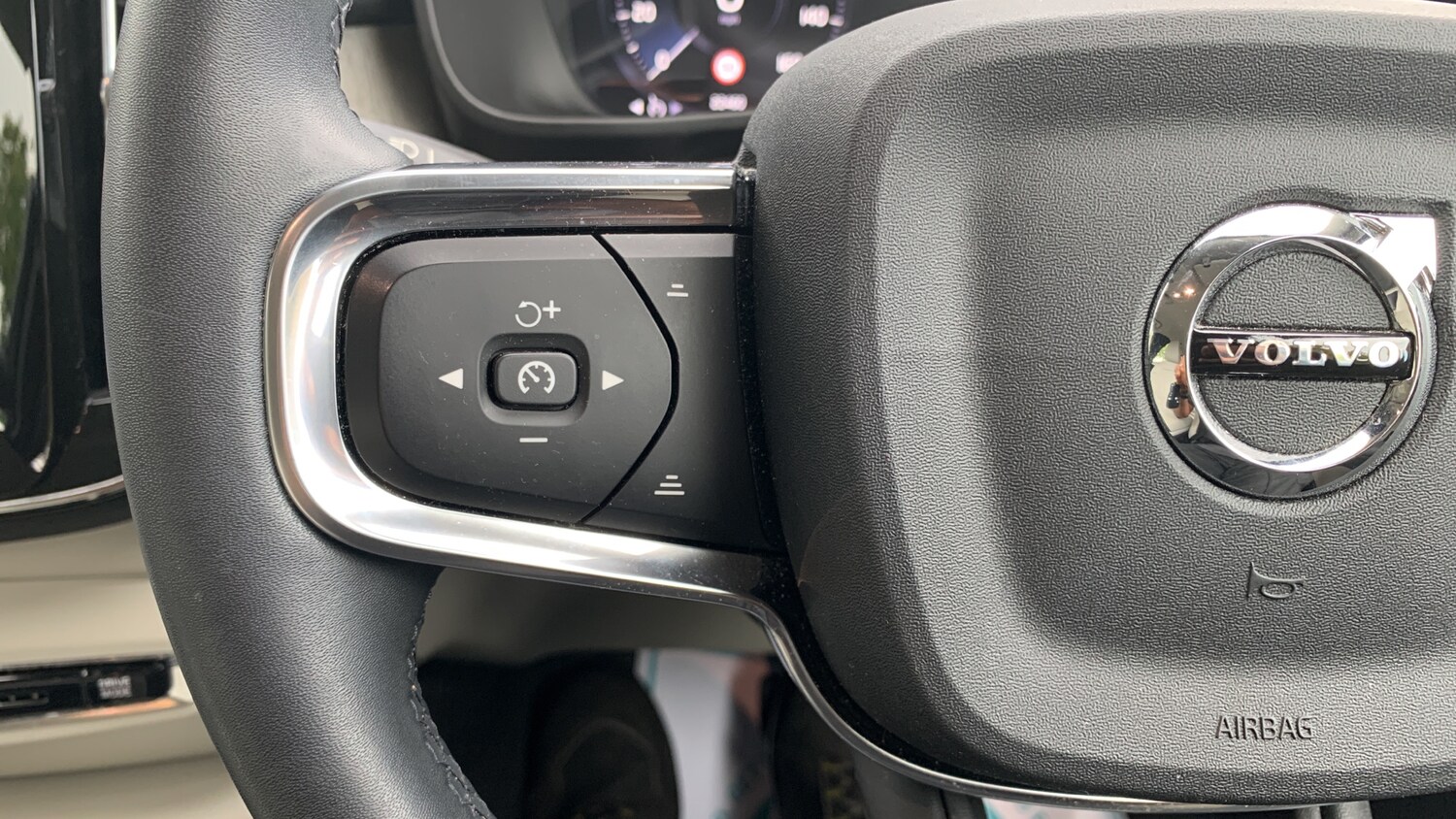 Used Volvo XC40 2022 for sale - 75811422: Photo 23