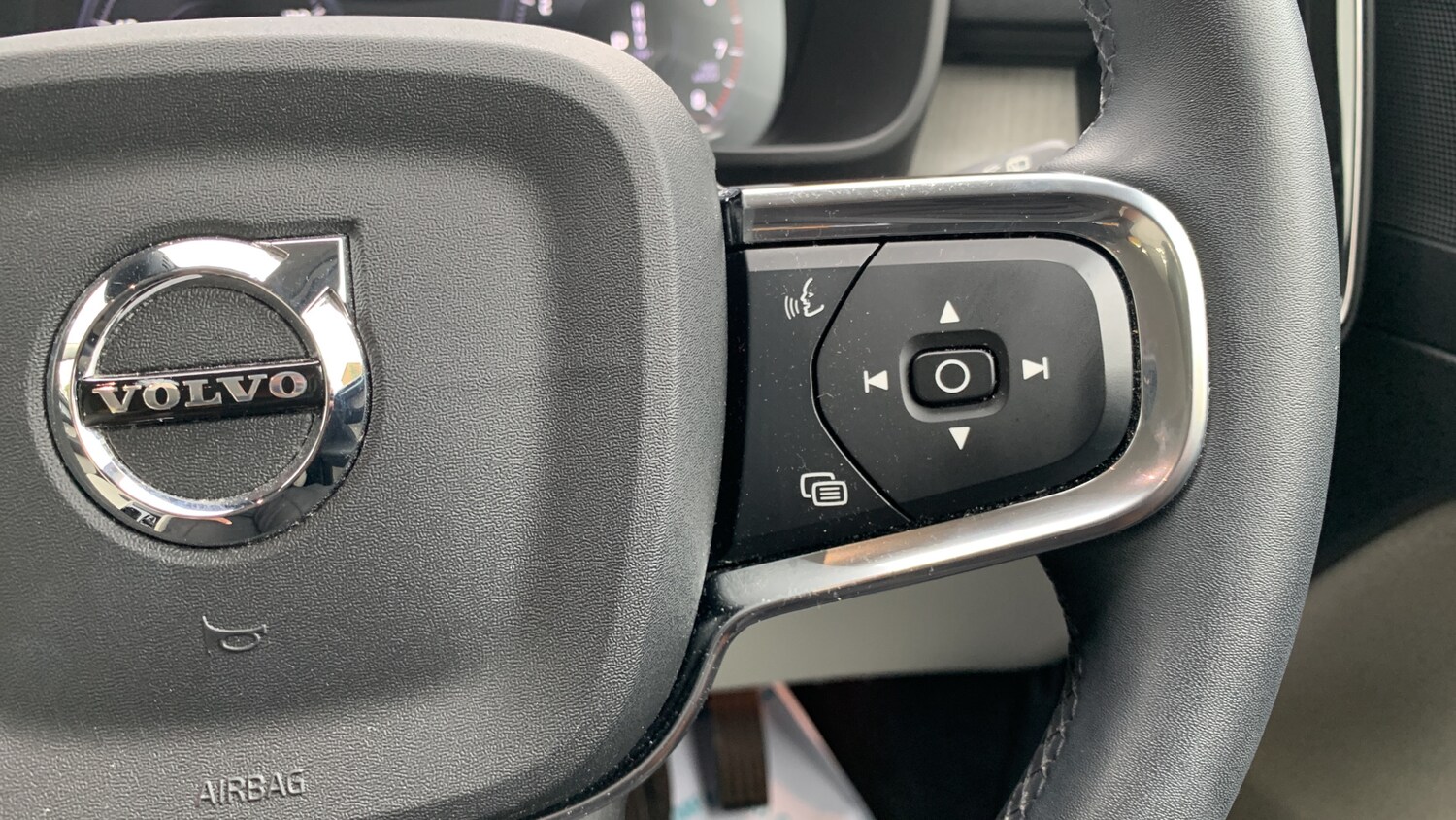 Used Volvo XC40 2022 for sale - 75811422: Photo 24