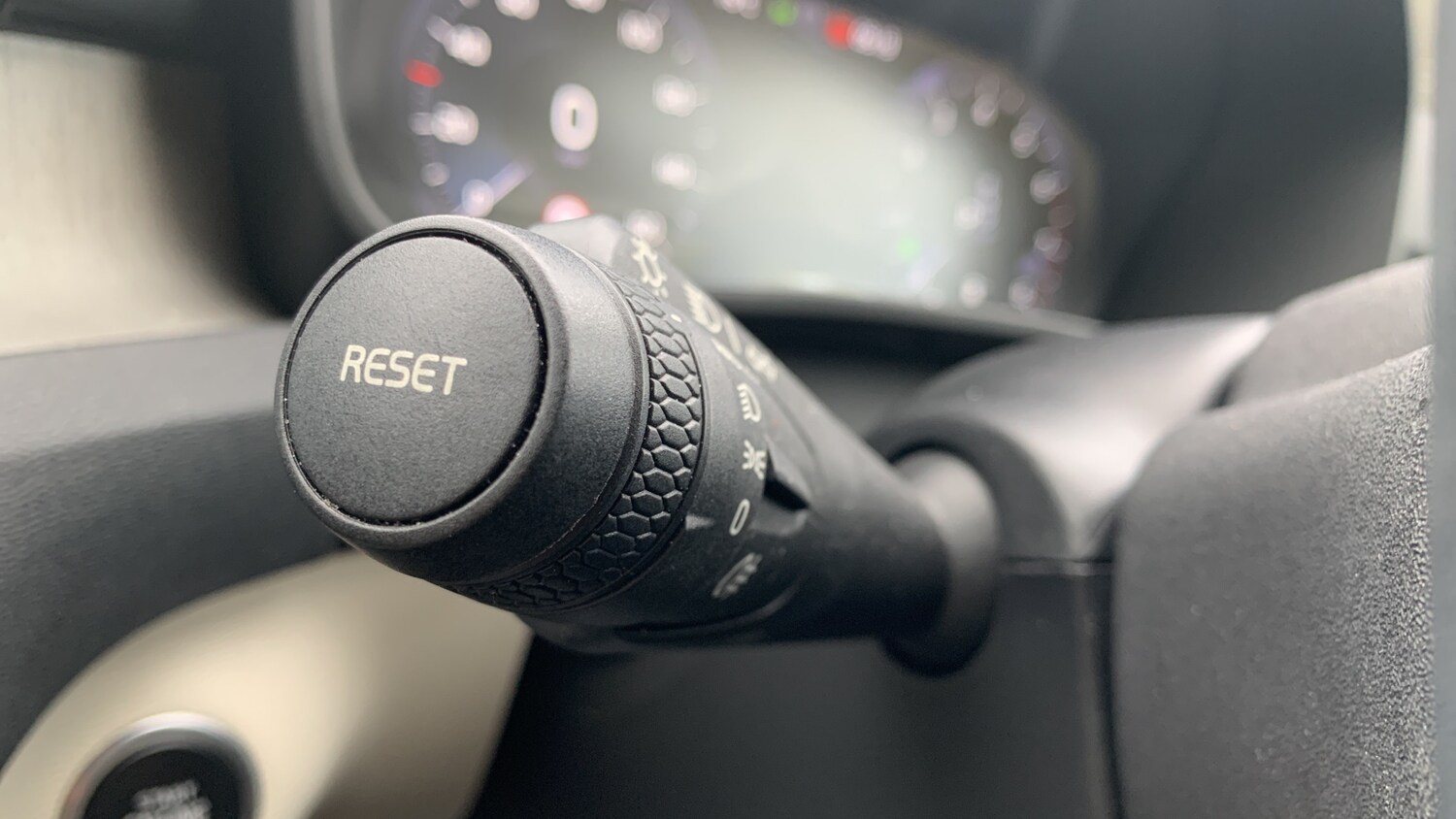 Used Volvo XC40 2022 for sale - 75811422: Photo 27