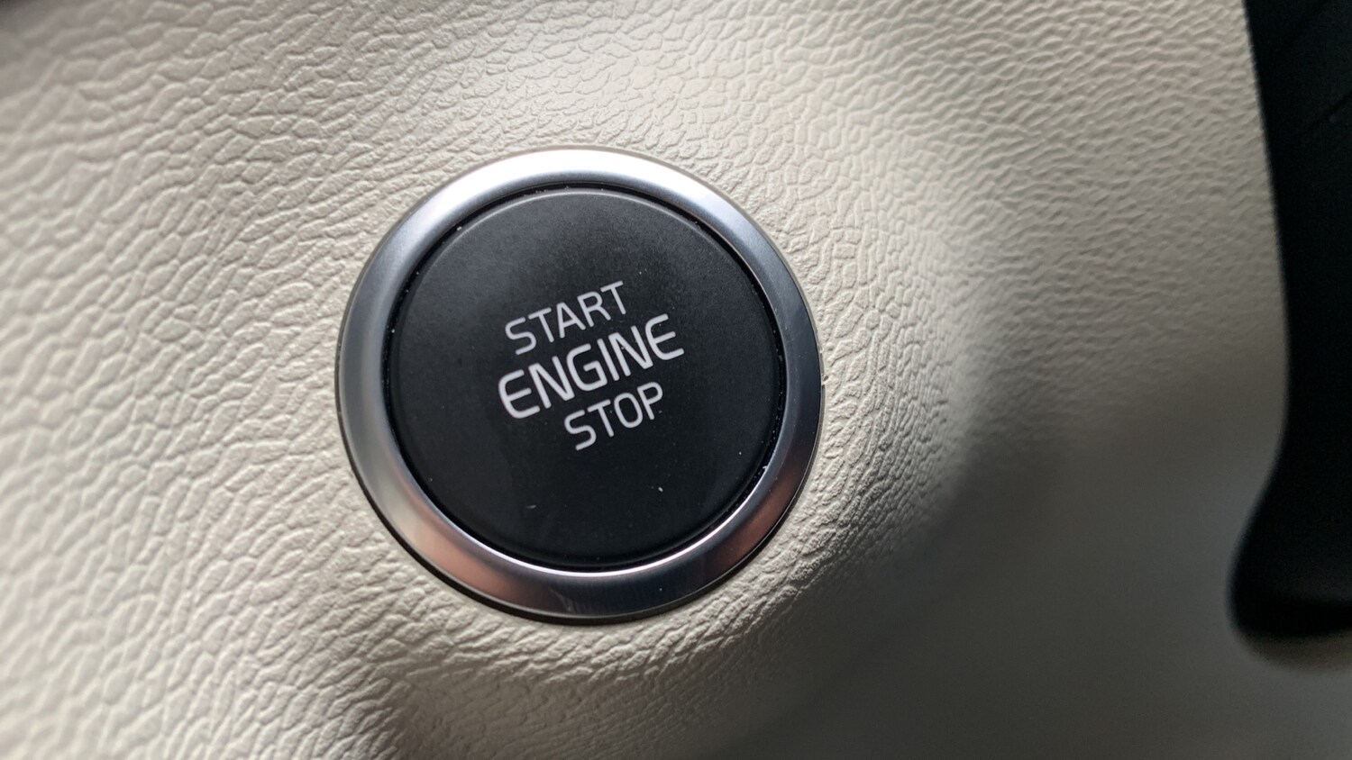 Used Volvo XC40 2022 for sale - 75811422: Photo 40