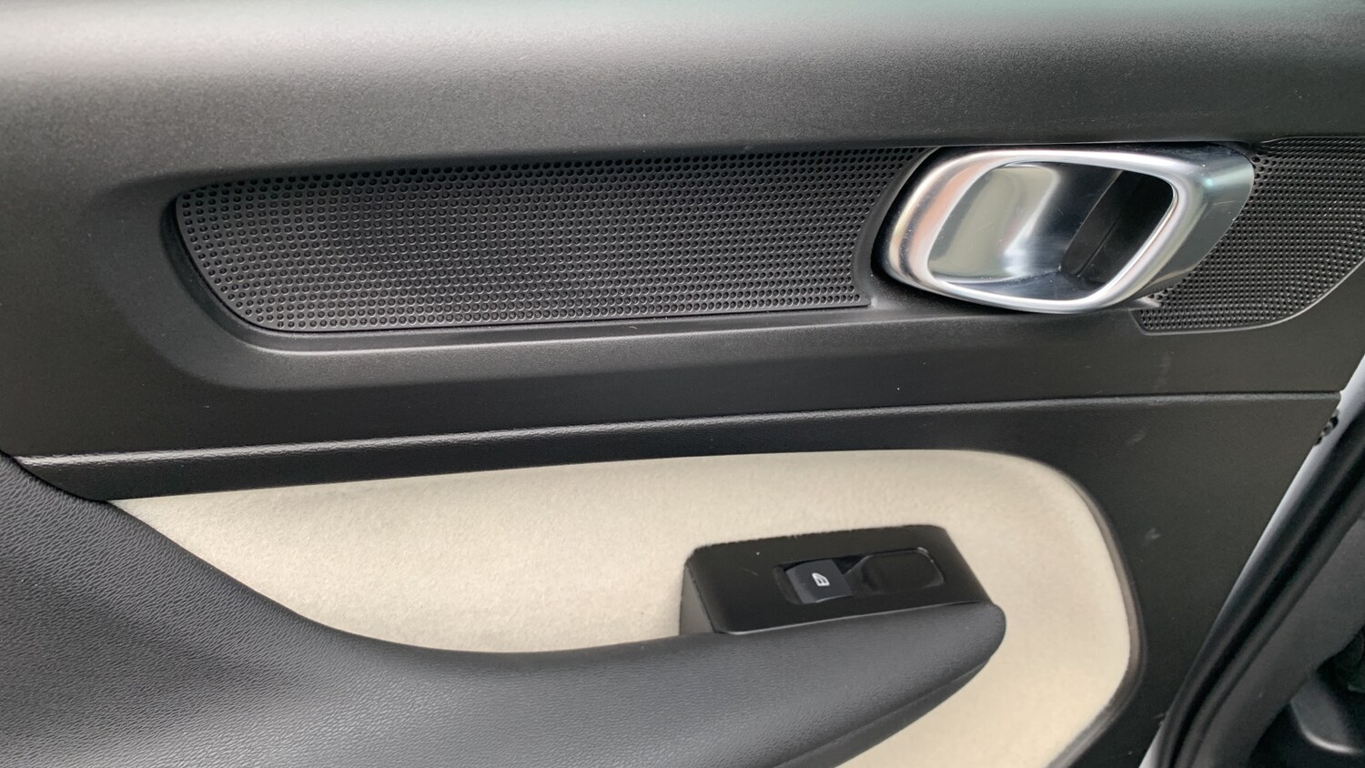 Used Volvo XC40 2022 for sale - 75811422: Photo 41