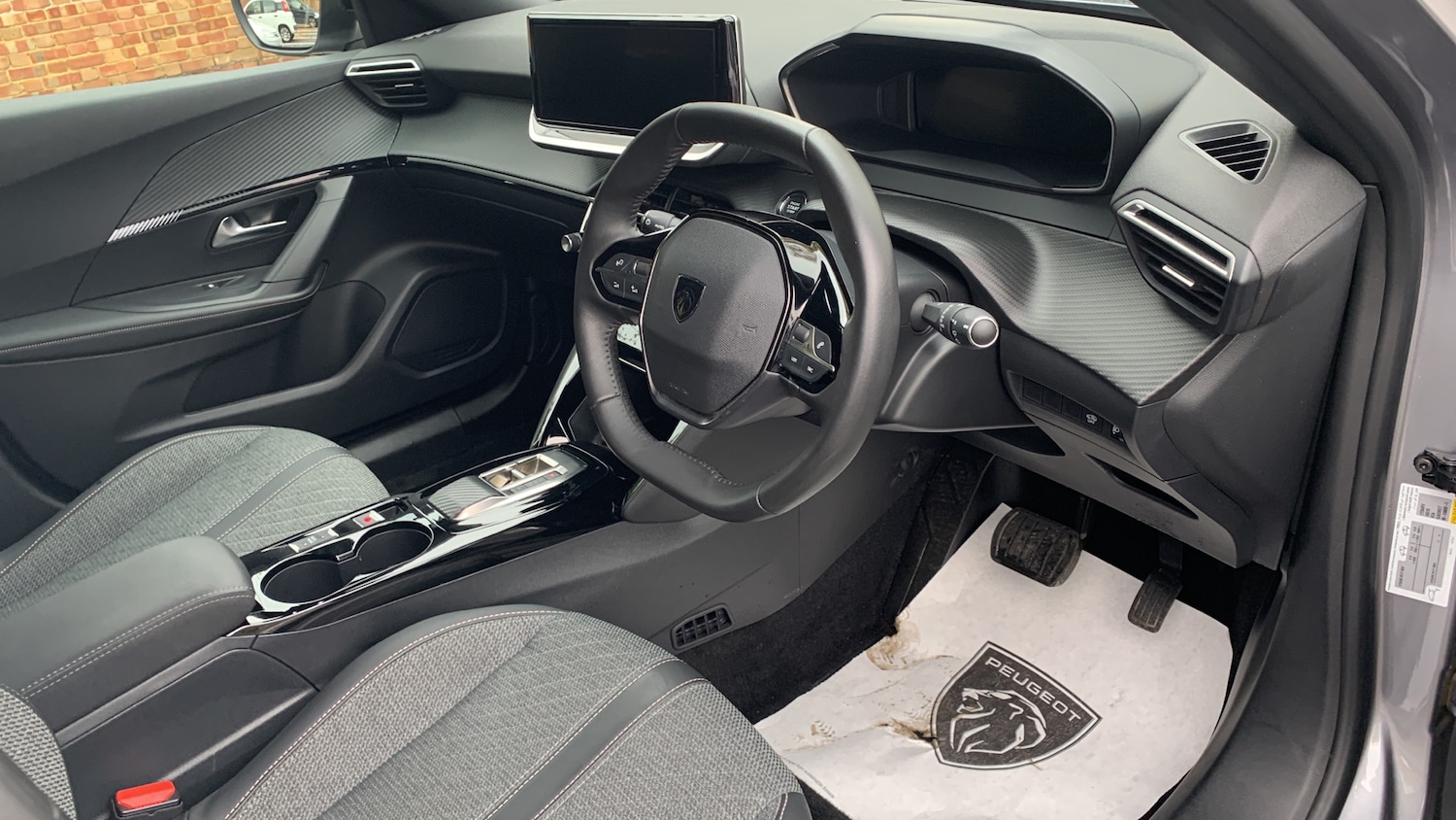 Used Peugeot 2008 2024 for sale - 76574311: Photo 11
