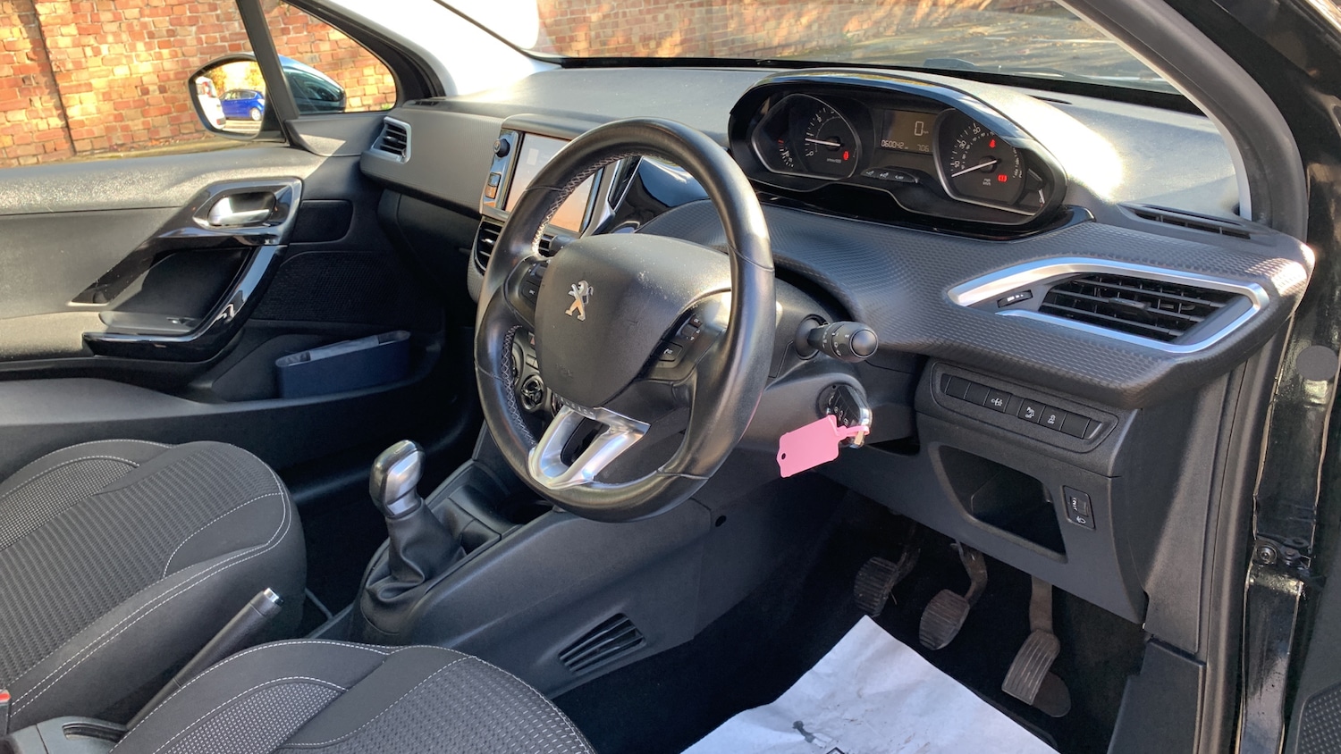 Used Peugeot 208 2017 for sale - 76500502: Photo 11