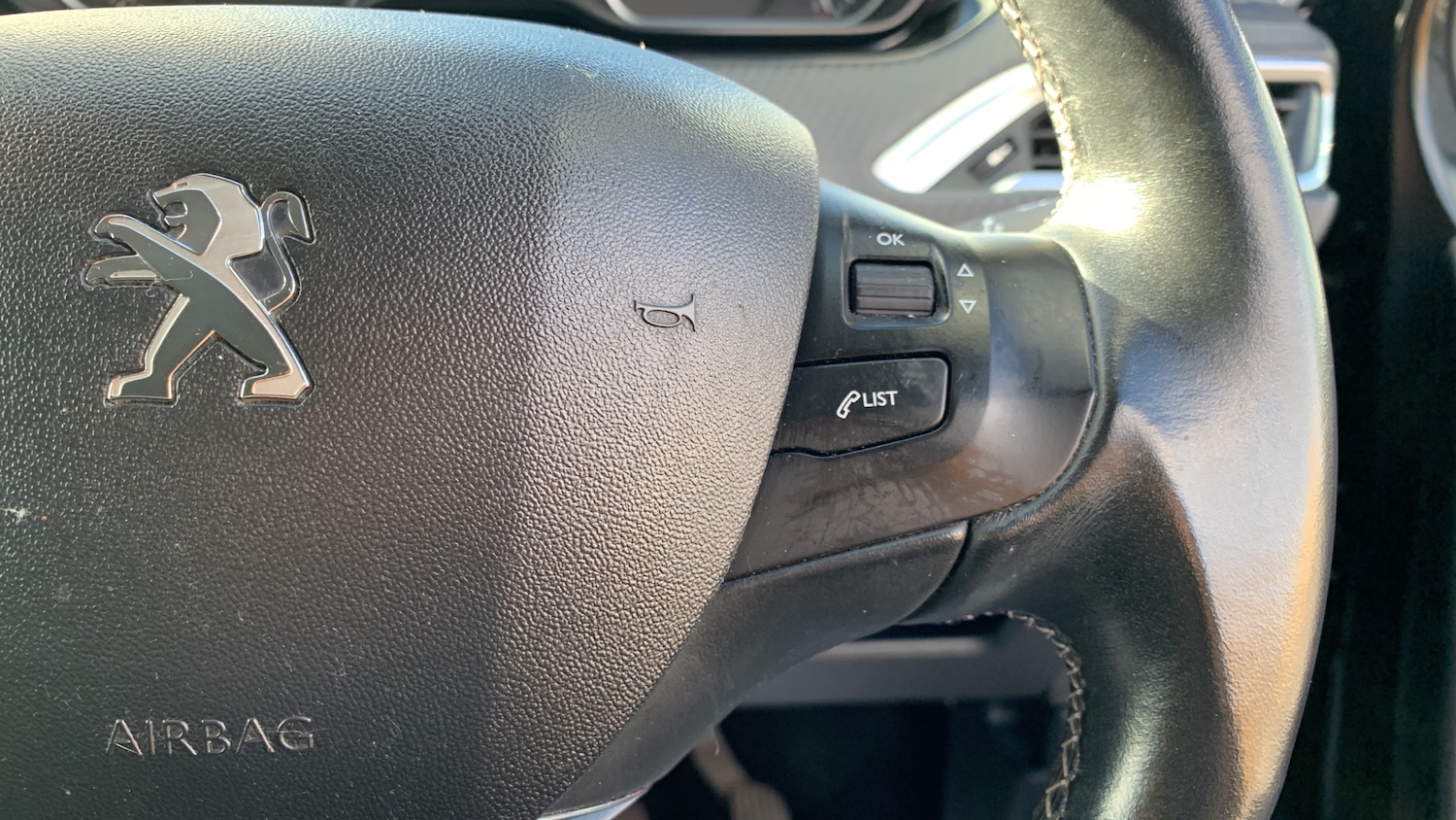 Used Peugeot 208 2017 for sale - 76500502: Photo 24