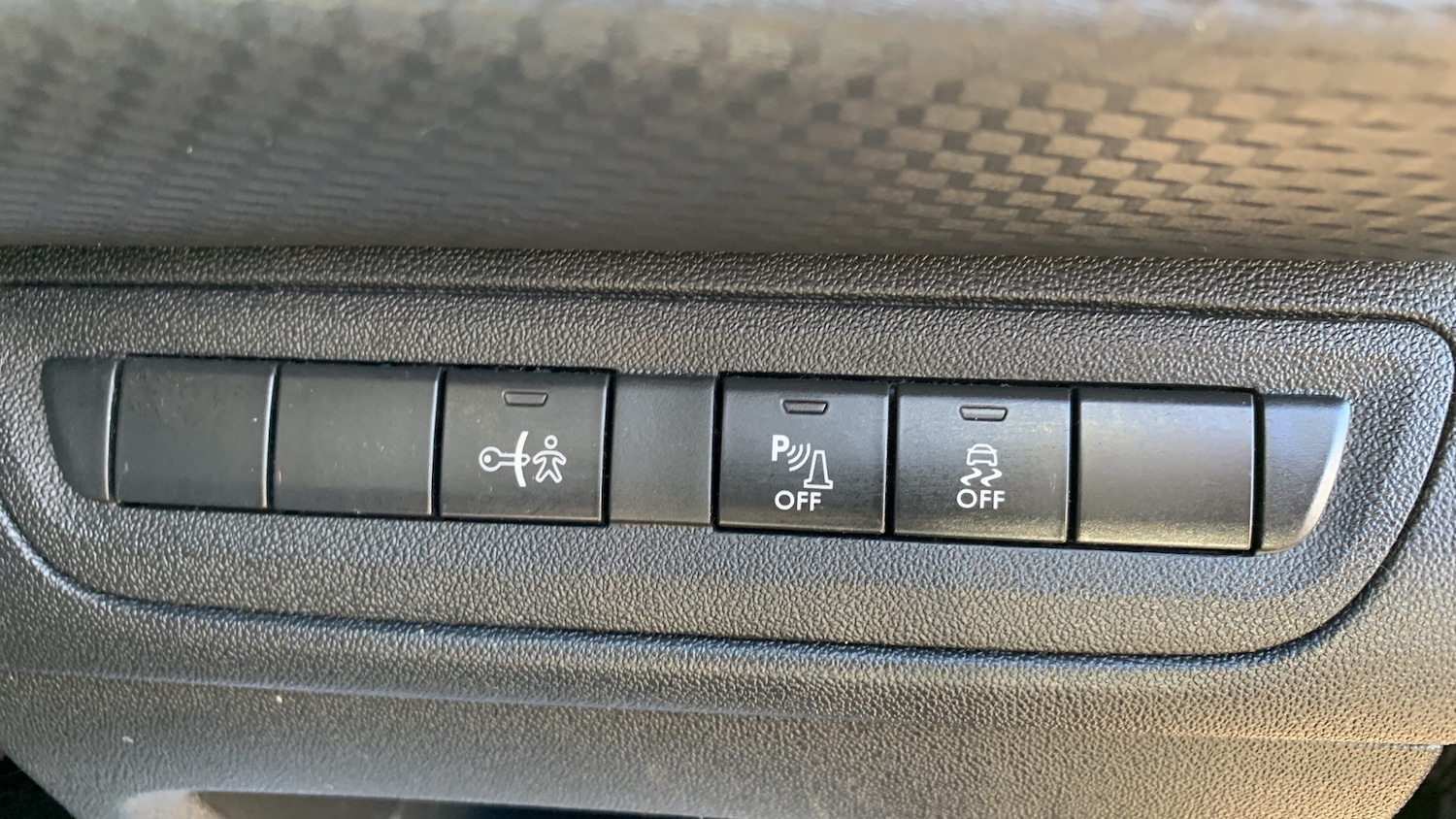 Used Peugeot 208 2017 for sale - 76500502: Photo 34