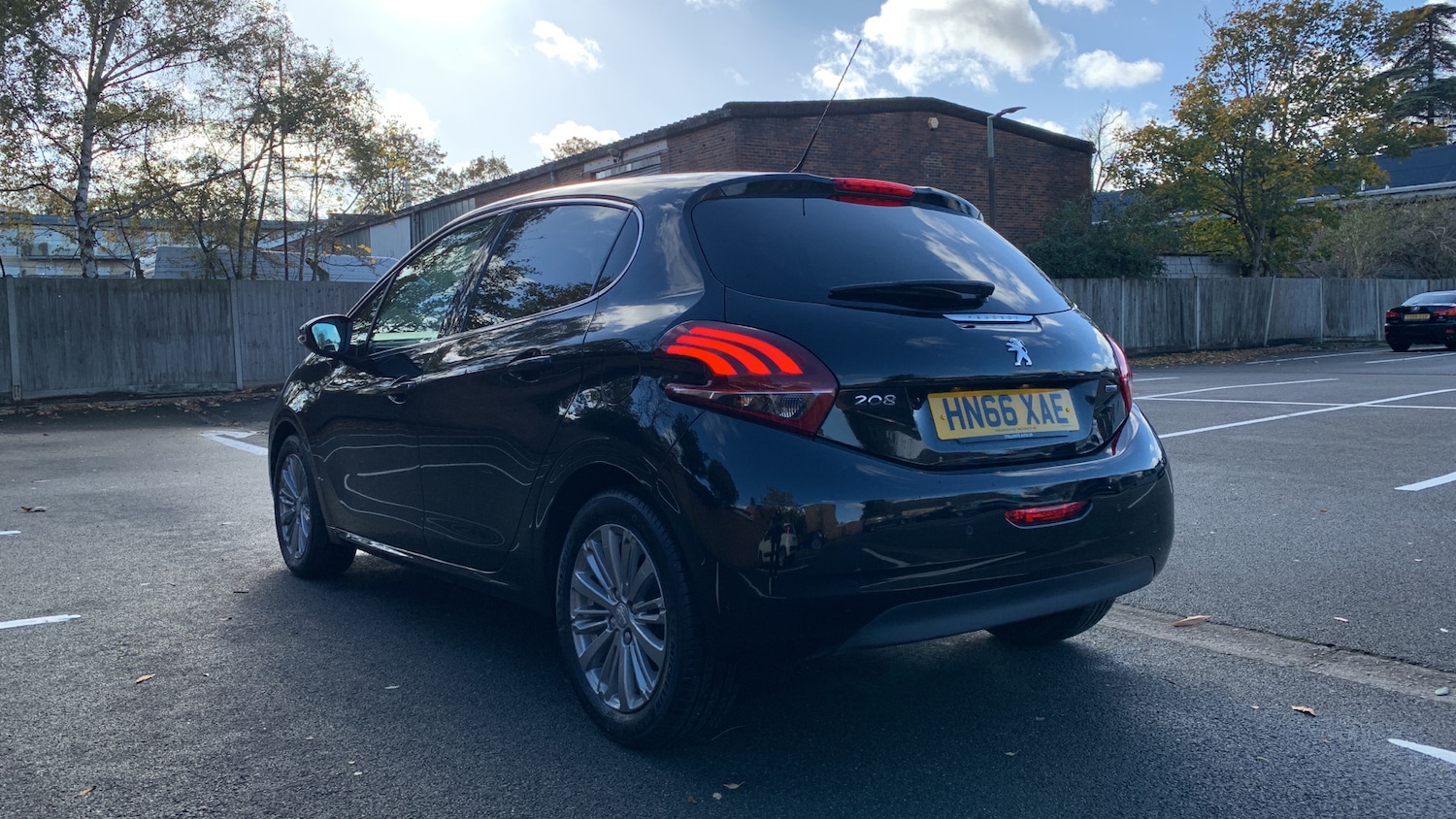 Used Peugeot 208 2017 for sale - 76500502: Photo 5