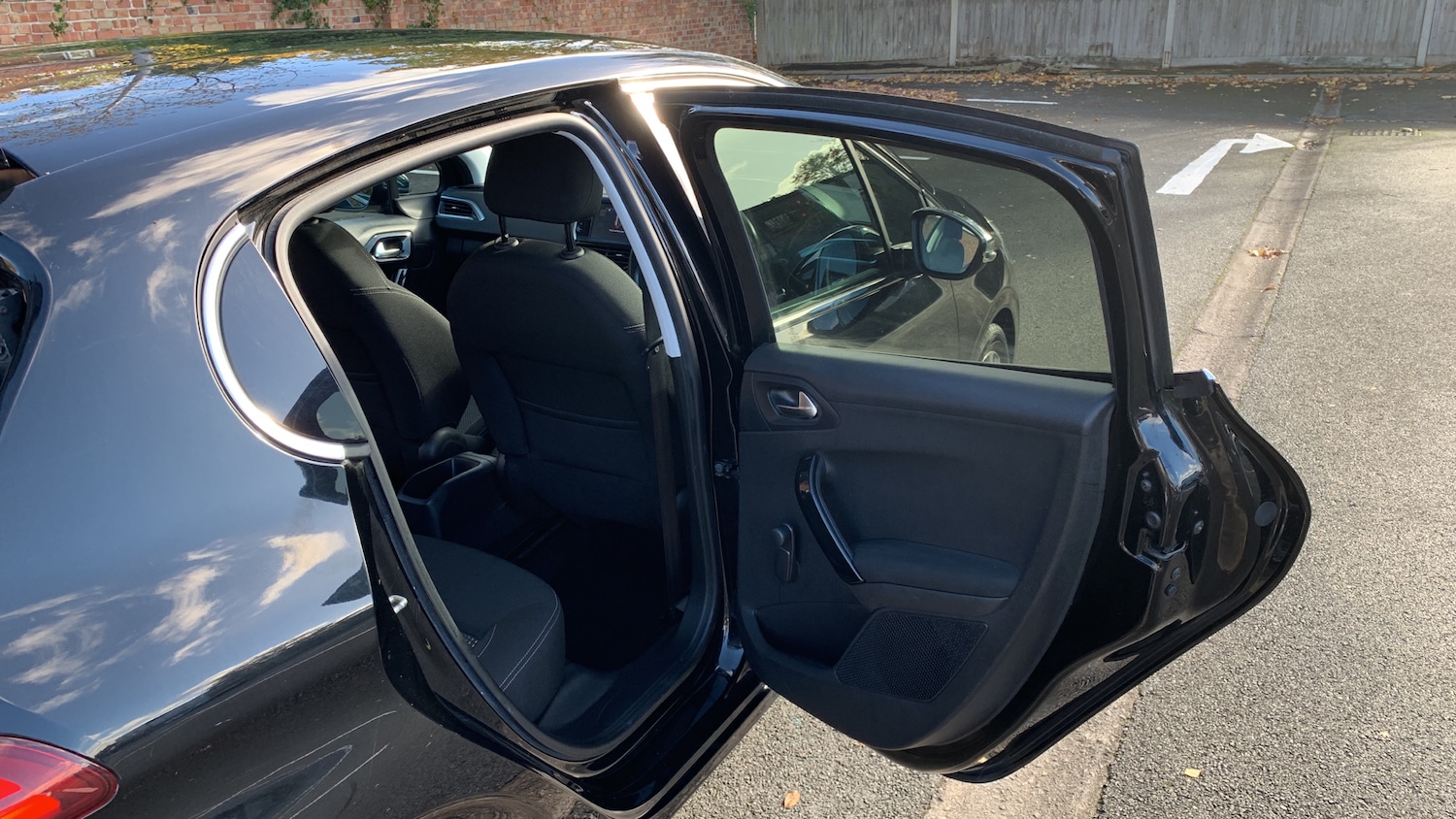 Used Peugeot 208 2017 for sale - 76500502: Photo 53