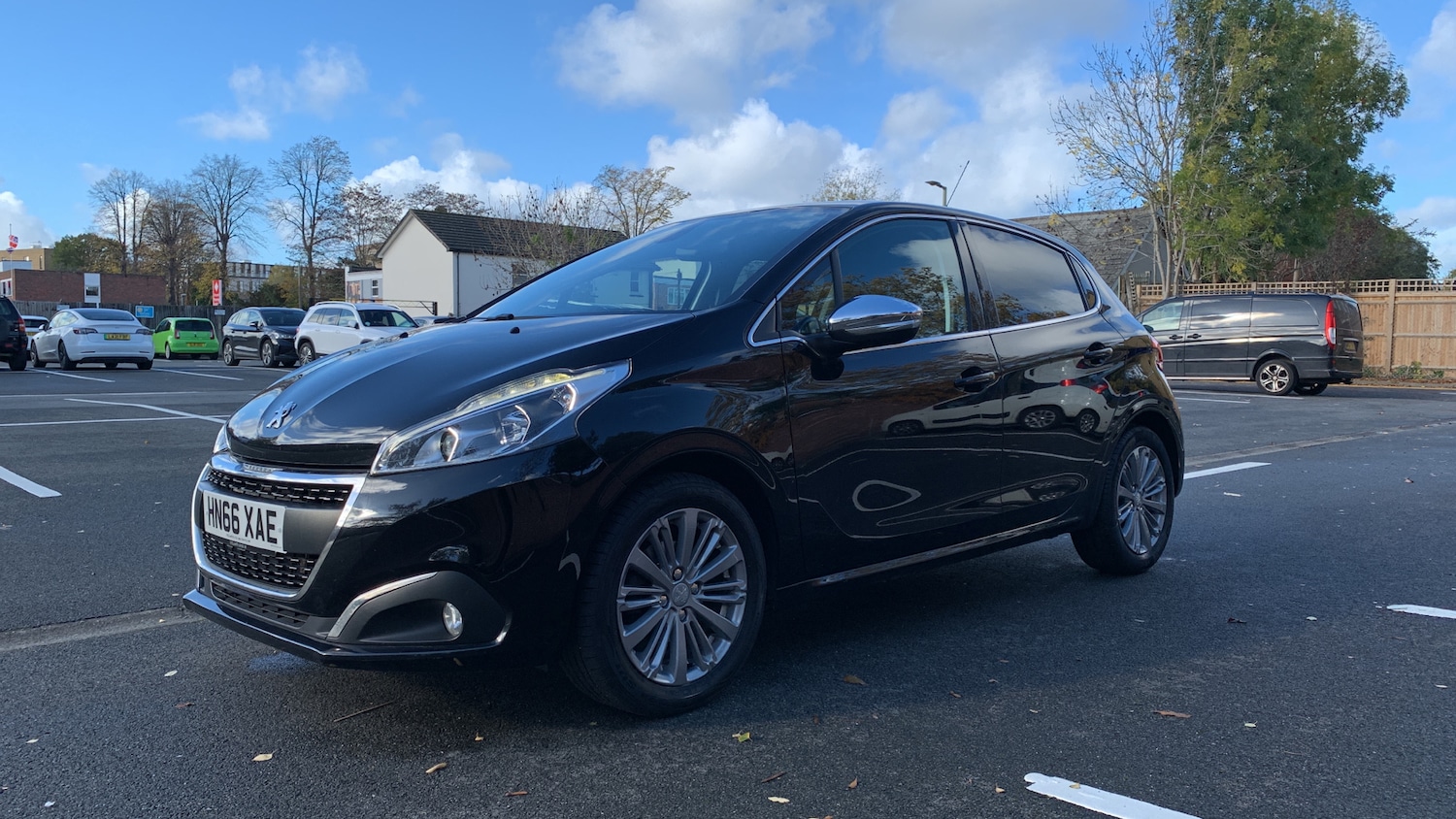 Used Peugeot 208 2017 for sale - 76500502: Photo 7