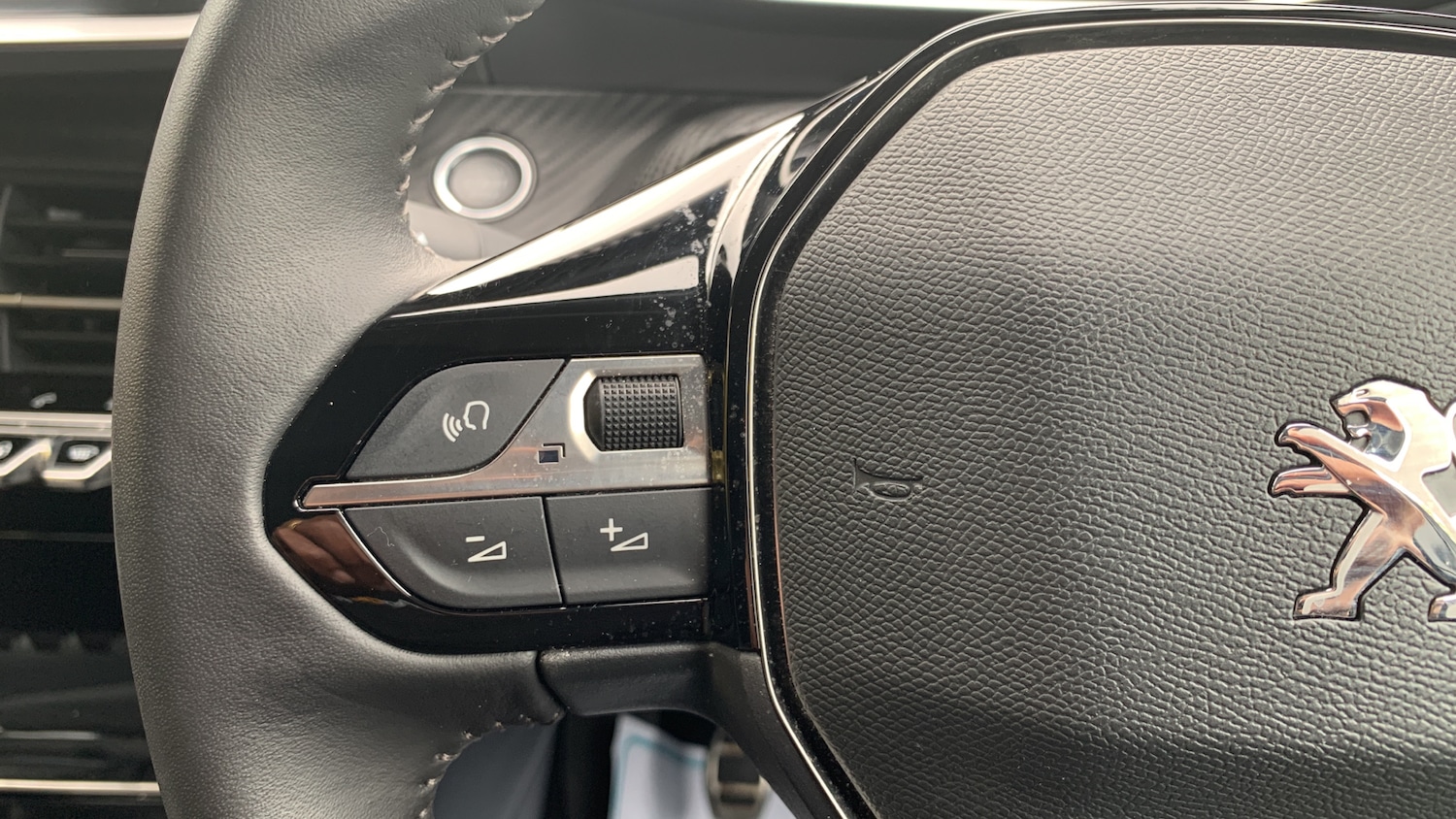 Used Peugeot 2008 2022 for sale - 76043912: Photo 23
