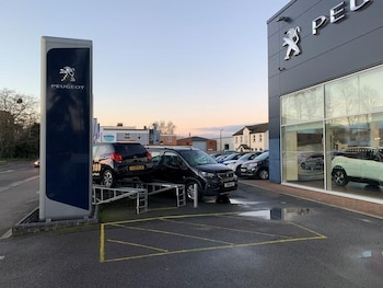 Used Peugeot 2008 2024 for sale - 78529680: Photo