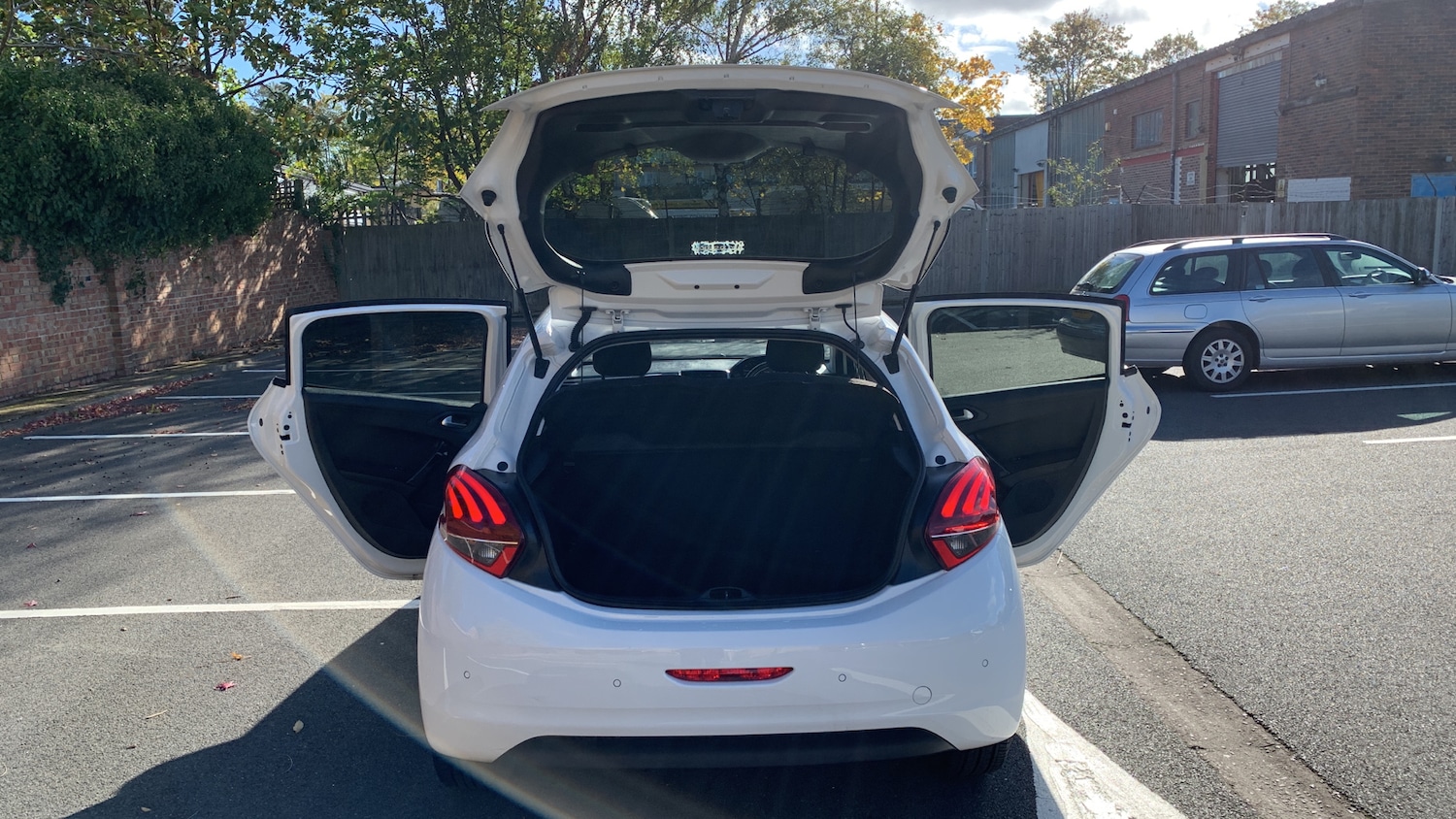Used Peugeot 208 2019 for sale - 76350366: Photo 54