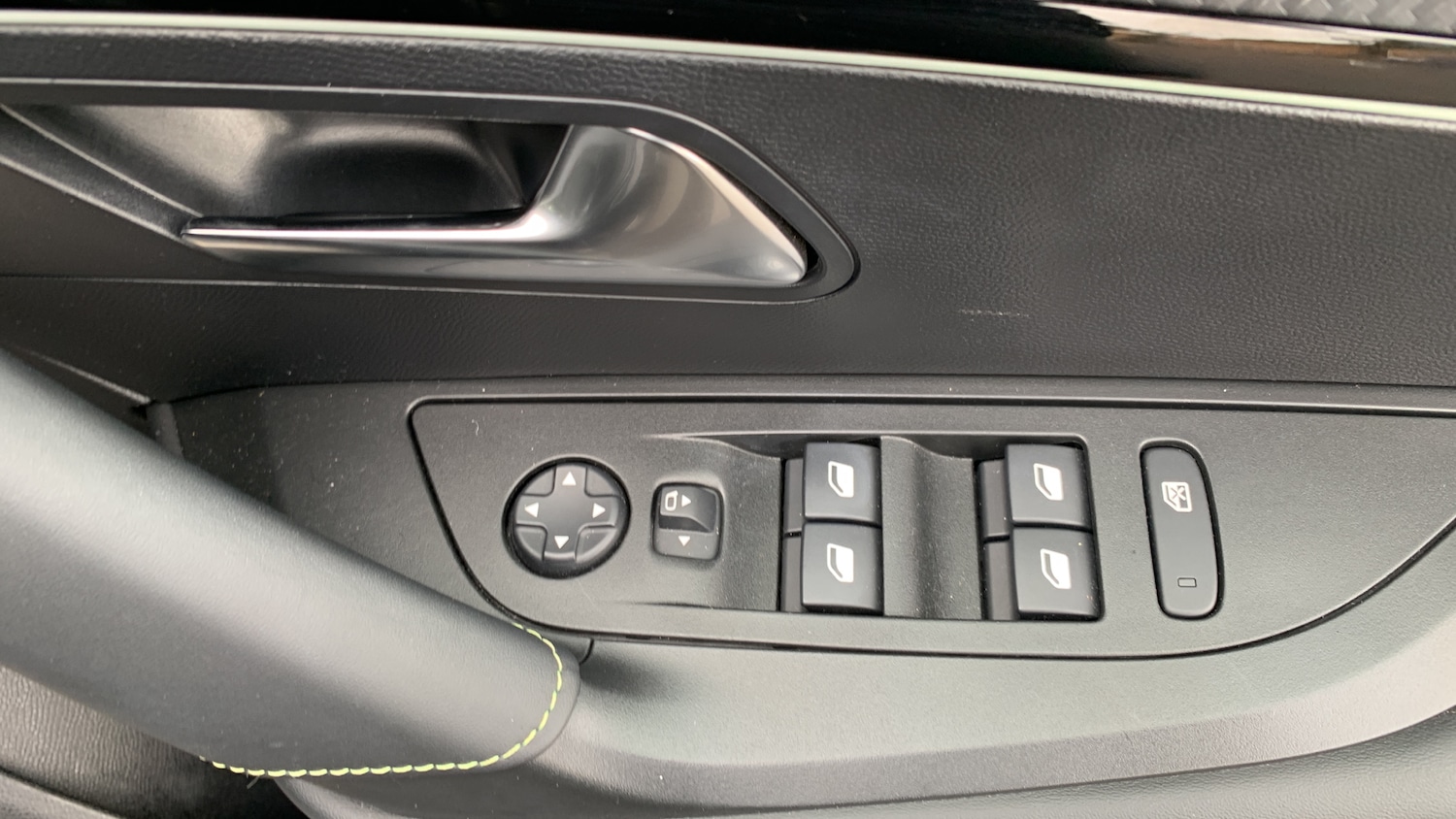 Used Peugeot 2008 2023 for sale - 76086036: Photo 22