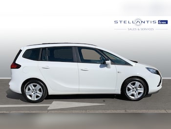Used Vauxhall Zafira Tourer 2016 for sale - 75929322: Photo 2